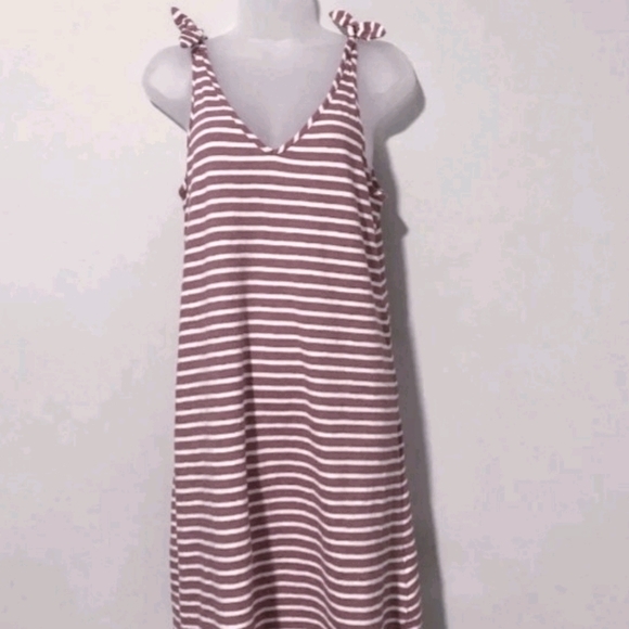 GAP Dresses & Skirts - GAP SLEEVELESS DRESS